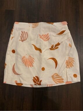 Astr Seashell Print Mini Skirt in Cream and Terracotta Women’s Small
